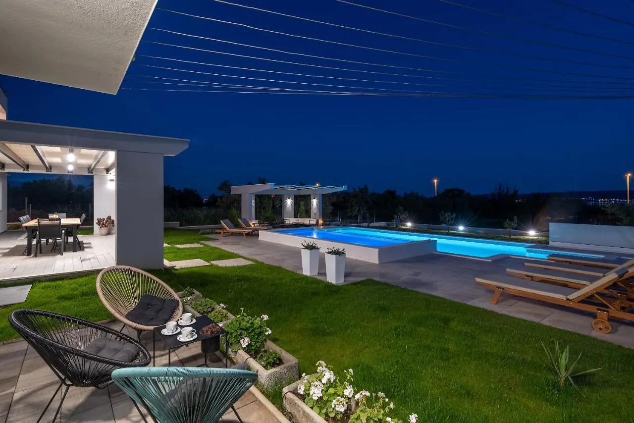Vitis Villa Kastel Novi Croatia