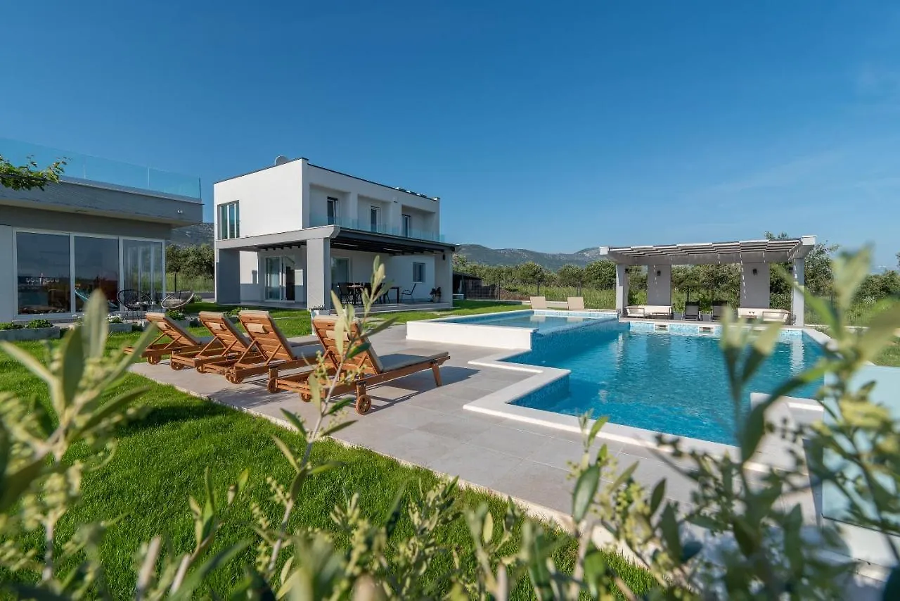 Vitis Villa Kastel Novi 0*,  Croatia