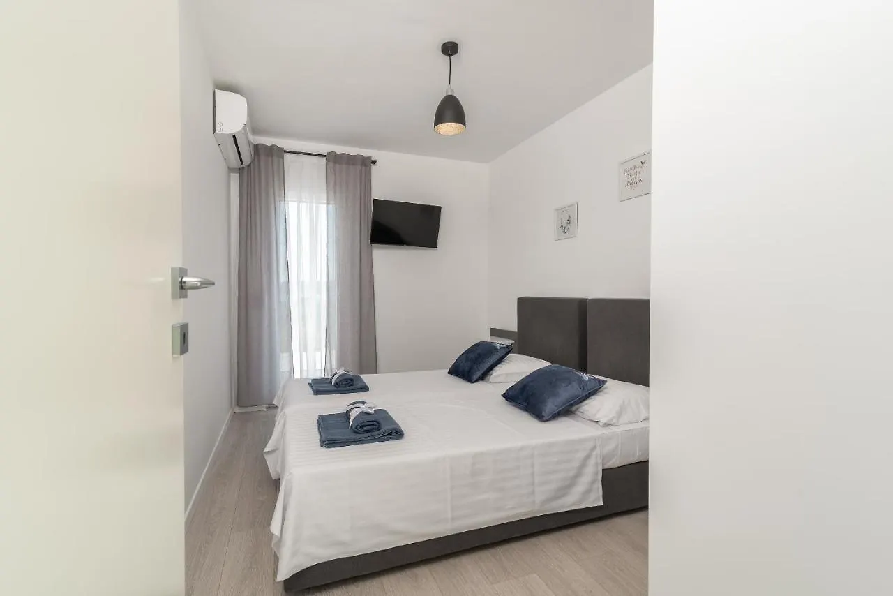 Vitis Villa Kastel Novi