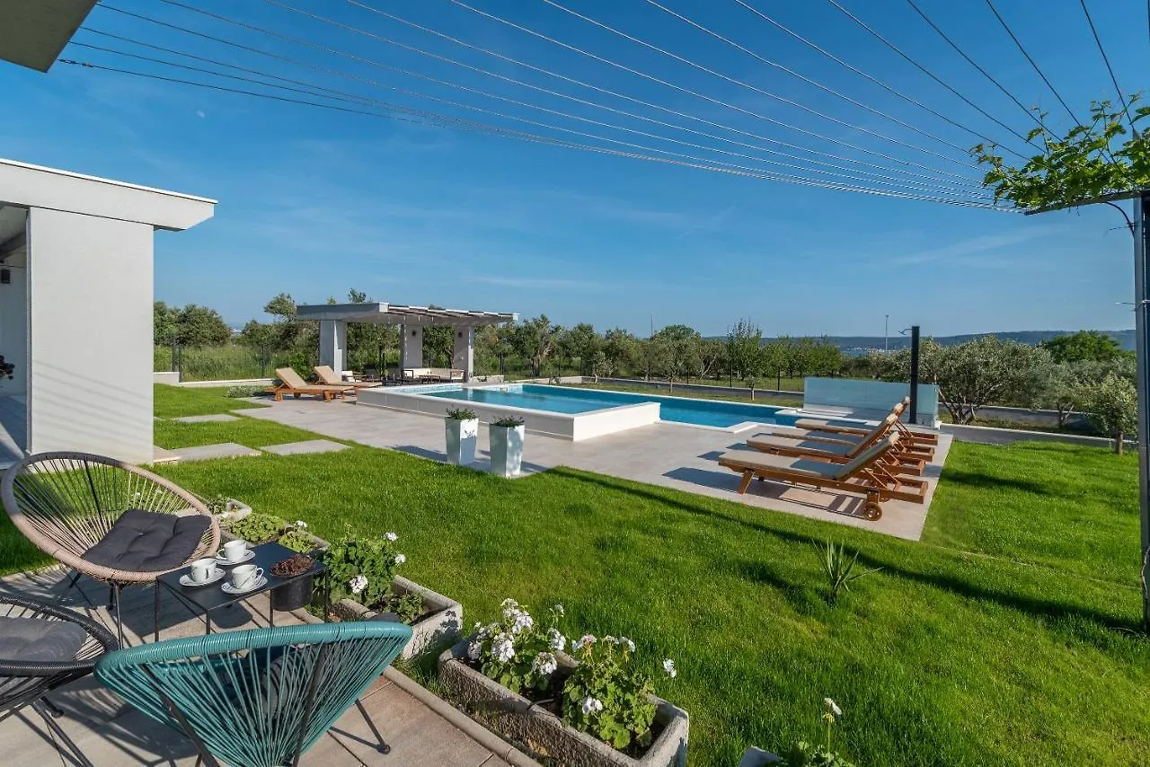 Vitis Villa Kastel Novi Croatia