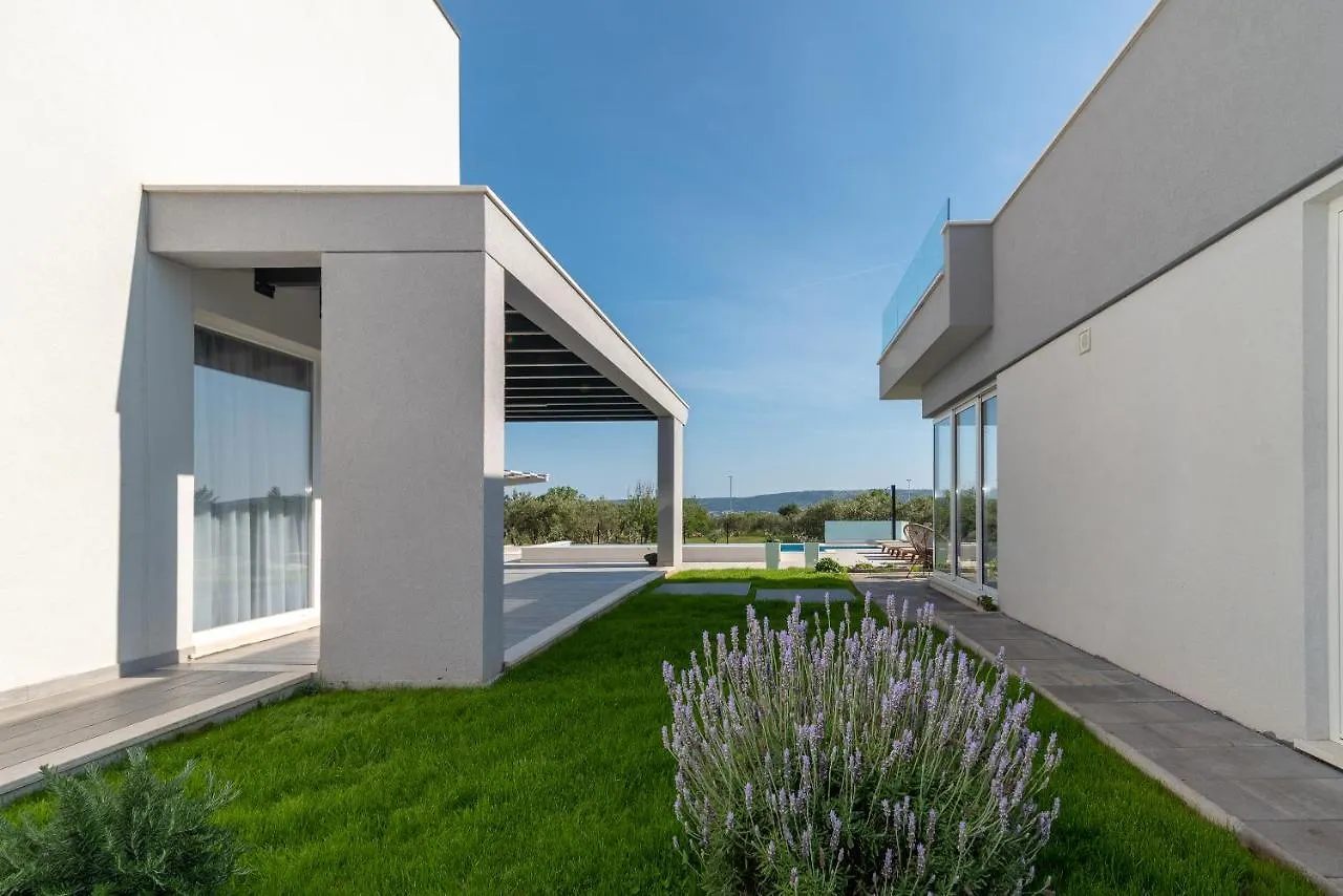 Vitis Villa Kastel Novi 0*,  Croatia