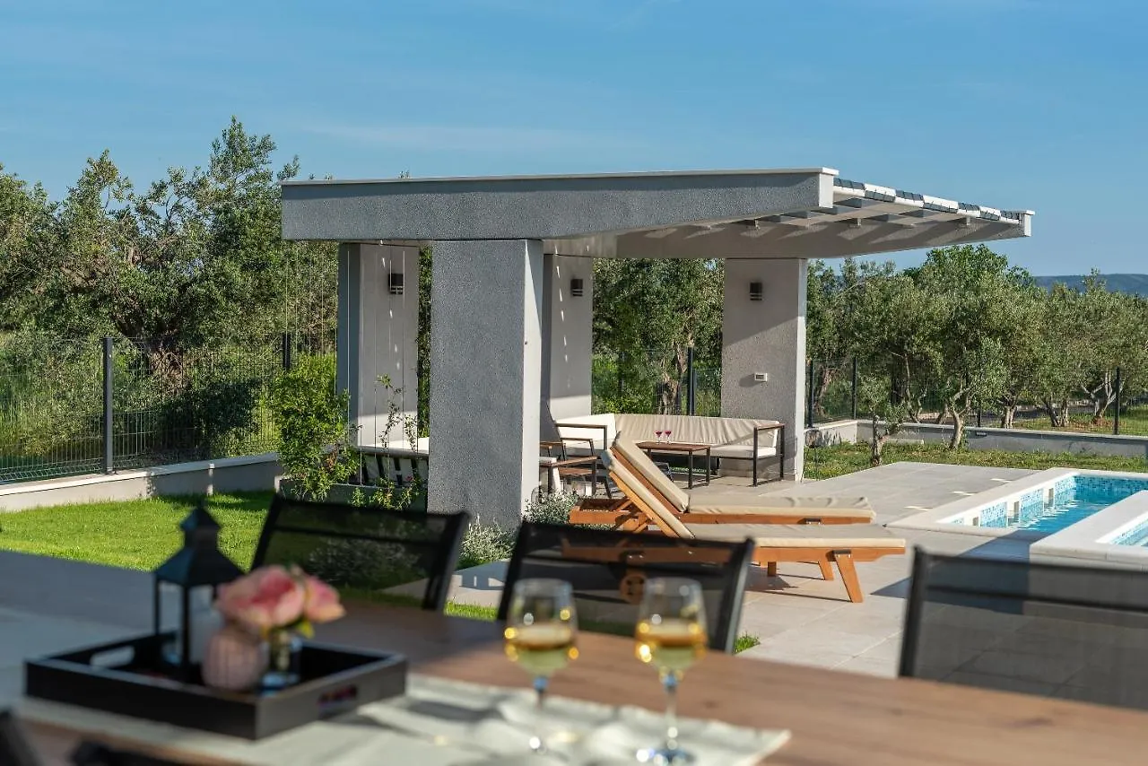 Vitis Villa Kastel Novi Croatia