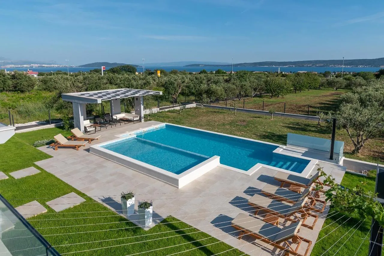 Vitis Villa Kastel Novi Croatia
