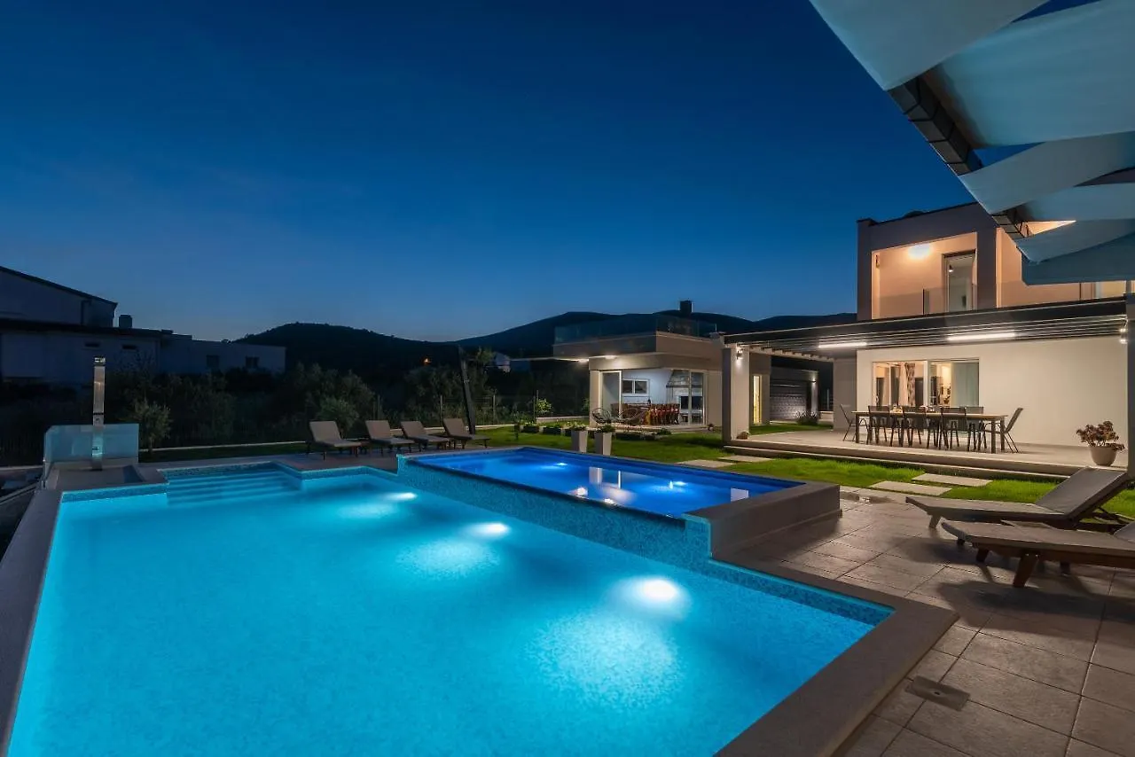 Villa Vitis Kaštel Novi