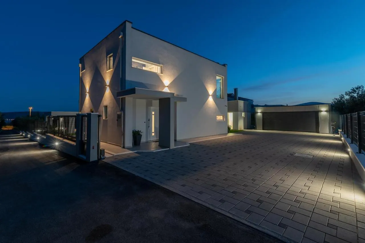 Villa Vitis Kaštel Novi